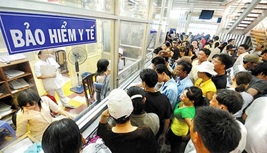 Điều chỉnh giá dịch vụ y tế, tiếp tục đấu thầu thuốc tập trung