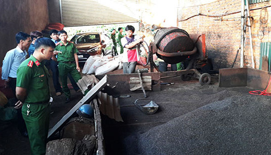 Vụ nhuộm đen cà phê bằng pin: Khởi tố, tạm giữ khẩn cấp 5 đối tượng