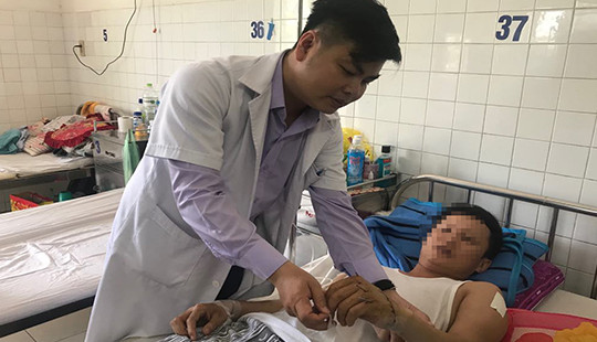 Ghép nối thành công bàn tay bị chém đứt lìa