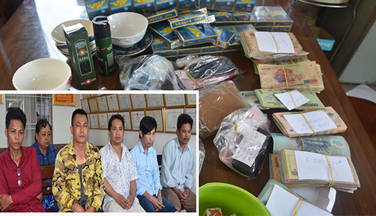 Bắt 6 đối tượng đánh bạc trong quán cà phê, thu giữ 200 triệu đồng