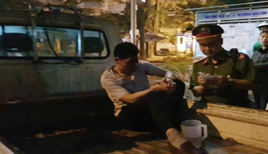 Khởi tố tài xế kéo lê người đi xe máy ở Ô Chợ Dừa