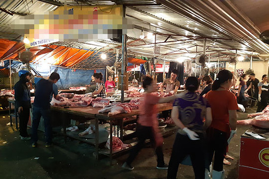 100% thịt lợn tại chợ Nghệ (Sơn Tây) không có dấu hiệu kiểm dịch
