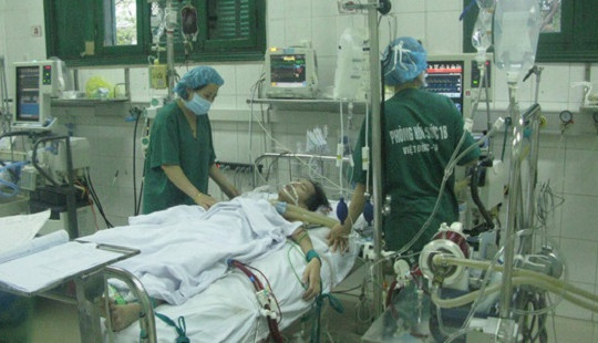 Các bác sĩ tìm người chết não hiến tạng để cứu sống nam sinh 16 tuổi