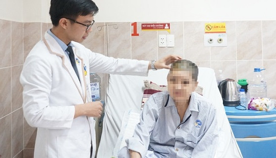 Bóc tách khối u não khổng lồ cứu sống nữ bệnh nhân
