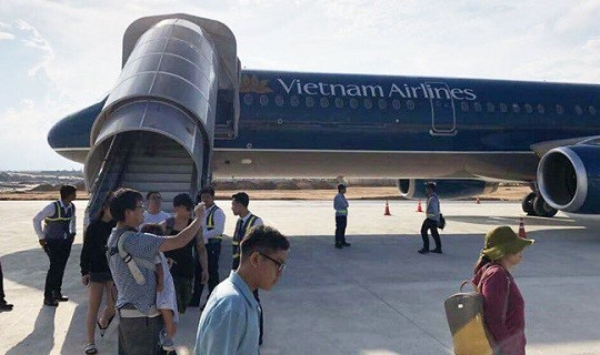 Máy bay hạ cánh nhầm đường băng: Lỗi do tổ bay