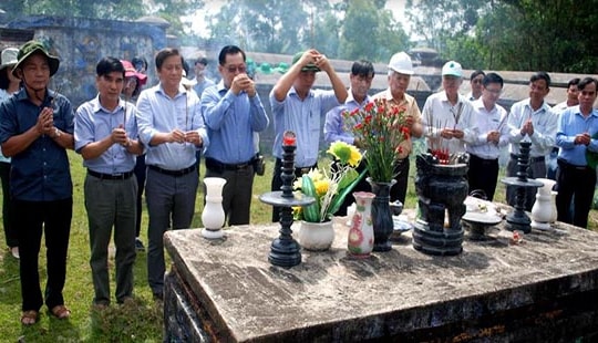Lại xanh màu dâu tằm
