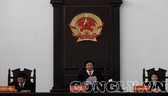 Y án sơ thẩm đối với Hà Văn Thắm và Nguyễn Xuân Sơn