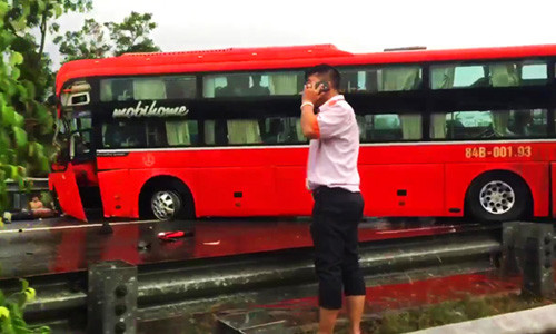 4 ôtô tông liên hoàn trên cao tốc TP HCM - Trung Lương