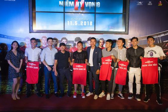 Dàn sao U23 hào hứng xem phim 11 Niềm hy vọng của em