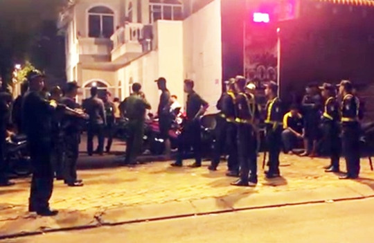 Mâu thuẫn tại quán bar, người đàn ông bị đâm gục