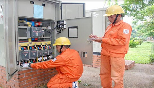 Khẩn trương hoàn thiện các công trình đảm bảo cấp điện mùa khô và các tháng hè 2018