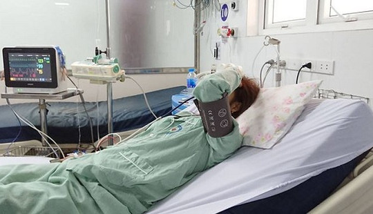 Sốc phản vệ sau truyền thuốc trắng da, một phụ nữ nguy kịch