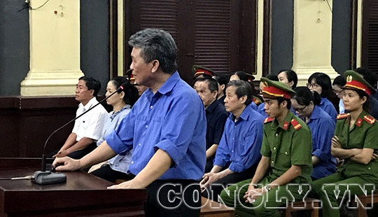 Xét xử vụ Hứa Thị Phấn và đồng phạm: Các bị cáo khai ký chứng từ chứ không nộp tiền