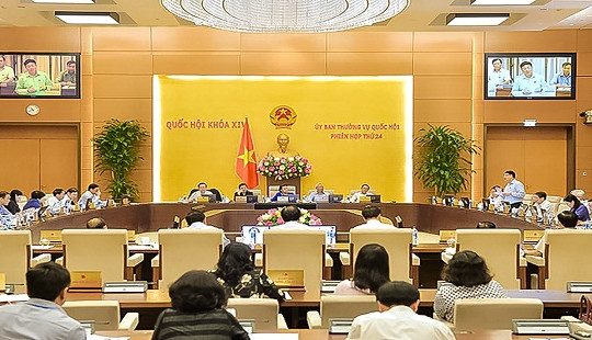 Thông qua Nghị quyết thành lập TAND, VKSND TP Phúc Yên