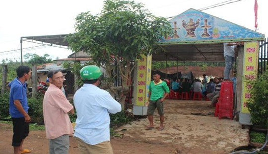 Mâu thuẫn, chồng chém vợ tử vong