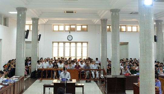 “Tiến sĩ dạy làm giàu” bị đề nghị mức án tù chung thân