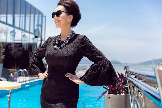 Diễm My 6x ăn mặc sành điệu, trẻ trung khoe sắc tại Đà Nẵng