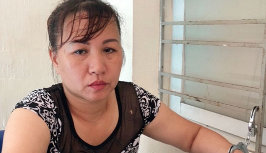 Bắt "nữ quái" vận chuyển hơn 2kg ma túy đá