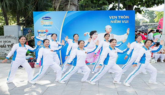 Vinamilk Sure Prevent tiếp tục đồng hành cùng phong trào rèn luyện sức khỏe người cao tuổi tại Thành phố Hà Nội