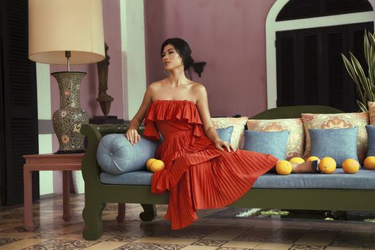 Người mẫu Trang Lạ "lạ" với phong cách Havana Cuba