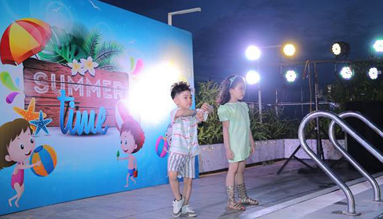 Dàn mẫu nhí rủ nhau “đập tan” cái nóng trong đại tiệc chào hè “2! Summer”