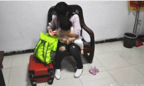 Trung Quốc: Mẹ bán con lấy tiền mua sắm rồi báo con bị mất tích