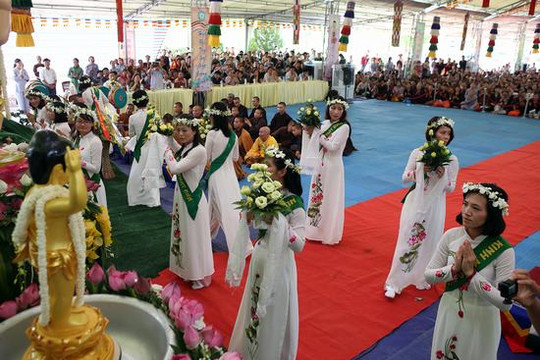 Lễ mừng Phật Đản sinh: Bỏ việc ác, làm việc thiện