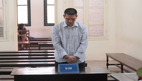 Giảm án cho tài xế tăng ga lao xe tải vào Cảnh sát