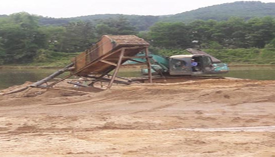 Hà Tĩnh: Đất nông nghiệp có nguy cơ "mất trắng" do khai thác cát tràn lan