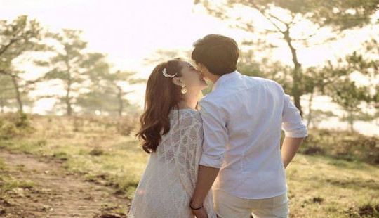 Yến Trang bác tin đồn sẽ tổ chức đám cưới với bạn trai sau 3 năm quen biết