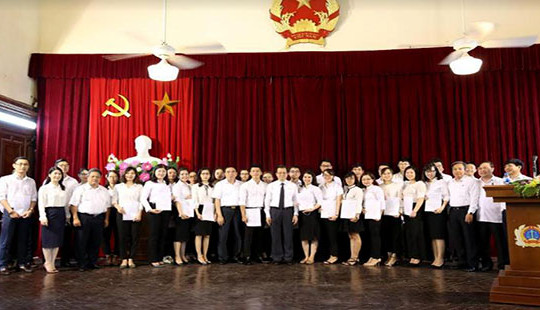 Trao Quyết định trúng tuyển kỳ thi tuyển dụng công chức năm 2017-2018