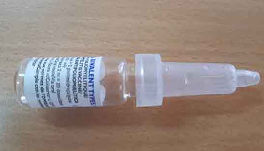 Sức khoẻ bé 3 tháng tuổi bị uống quá liểu vắc xin bại liệt giờ ra sao?