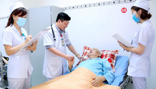 Từ tháng 7/2018, giá dịch vụ y tế giảm mạnh