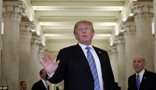 Mỹ “truy lùng toàn cầu” nữ thực tập sinh mắng Tổng thống Trump