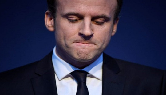 Tổng thống Pháp bị chỉ trích vì hoang phí