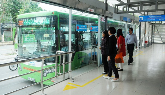 Cán bộ công chức đi xe buýt nhanh cao hơn xe buýt thường