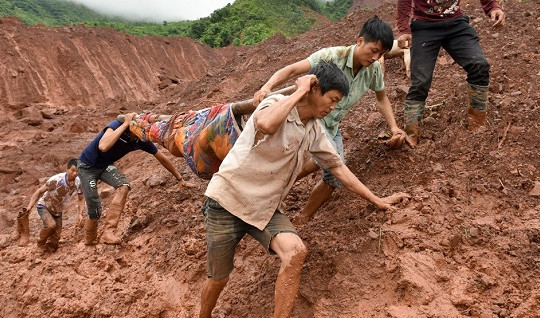 Mưa lũ ở Lai Châu: Tìm kiếm 5 nạn nhân mất tích trong biển bùn