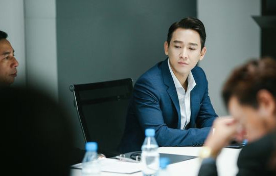 Hứa Vĩ Văn lịch lãm nhưng đầy bí ẩn trong Chàng vợ của em