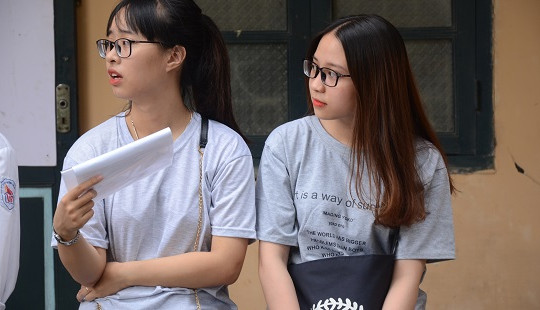 Nhà trường không thu phí khi nộp hồ sơ vào lớp 10