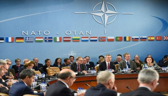 Bộ Ngoại giao Nga thẳng thừng gọi NATO là khối quân sự “vô dụng"