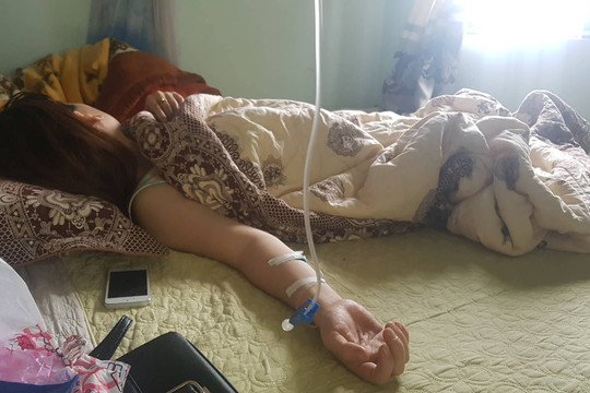 Nữ chuyên viên tố đồng nghiệp cắn rách môi: Thông tin mới nhất