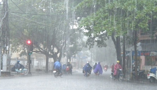 Mưa lớn trên diện rộng ở Bắc Bộ, cảnh báo ngập úng tại Hà Nội