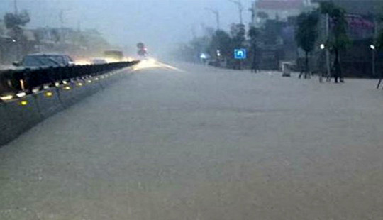 Khu vực Đông Bắc Bắc Bộ đêm nay sẽ có mưa to kèm gió giật mạnh