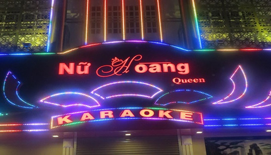 Gây sự tại quán karaoke rồi hành hung cán bộ Công an