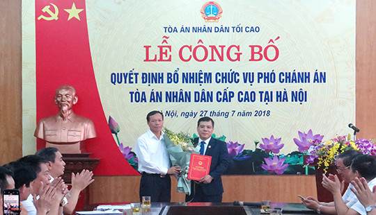 Trao Quyết định bổ nhiệm Phó Chánh án TAND cấp cao tại Hà Nội