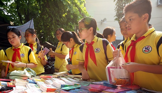 Hà Nội yêu cầu chấm dứt việc thu chi các khoản đóng góp tự nguyện cho năm học mới