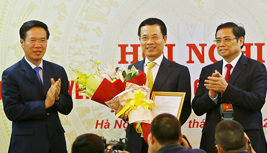 Bộ Chính trị quyết định ông Nguyễn Mạnh Hùng kiêm Phó trưởng Ban Tuyên giáo Trung ương