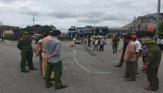 Va chạm với xe đầu kéo, người đàn ông tử vong