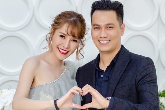 Sau ồn ào tình cảm, Quế Vân công khai tình tứ bên nam diễn viên Việt Anh