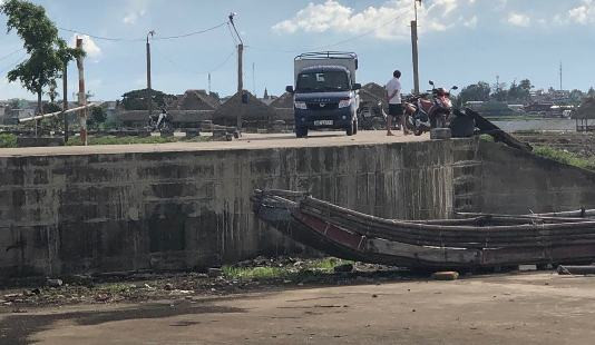 Công trình tiền tỷ bỏ không, “đánh bẫy” người đi đường